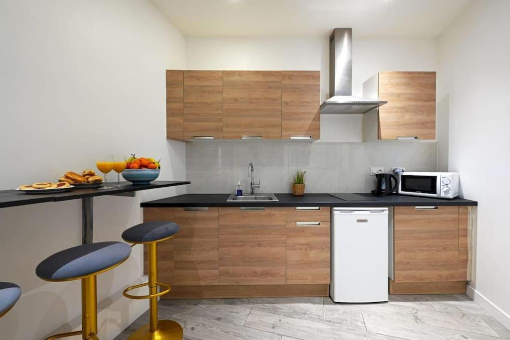Modern Studio- Francois Mitterand Library Apartment *