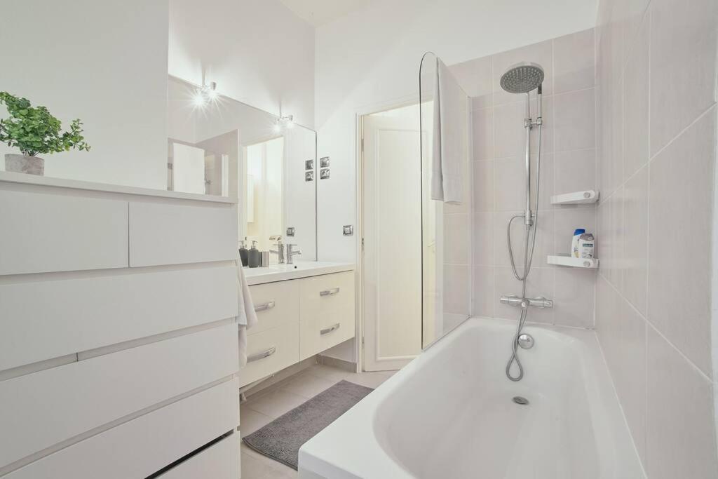 Apartment Charming Parisian Flat With Eiffel Tower Views Paris