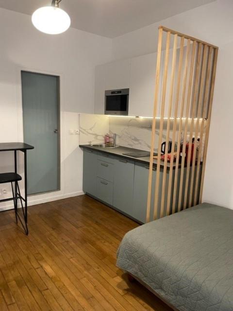 Tour Eiffel Bed & Breakfast *