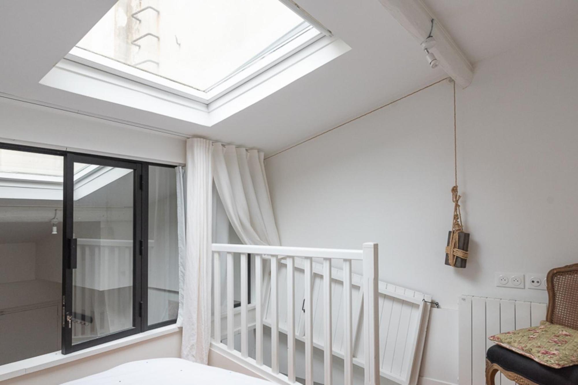 Atypical Duplex Near Pere Lachaise Apartment