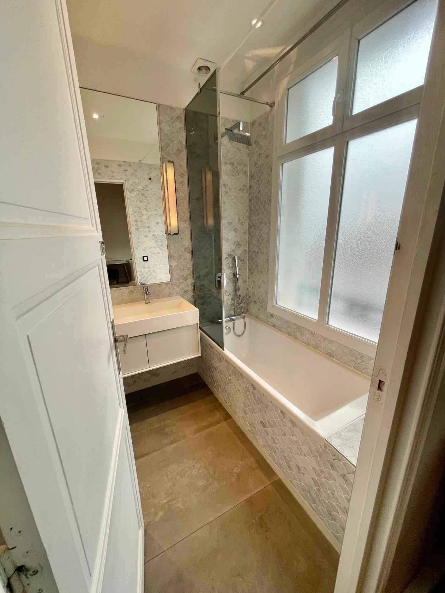 Luxury Times Square District Apartment