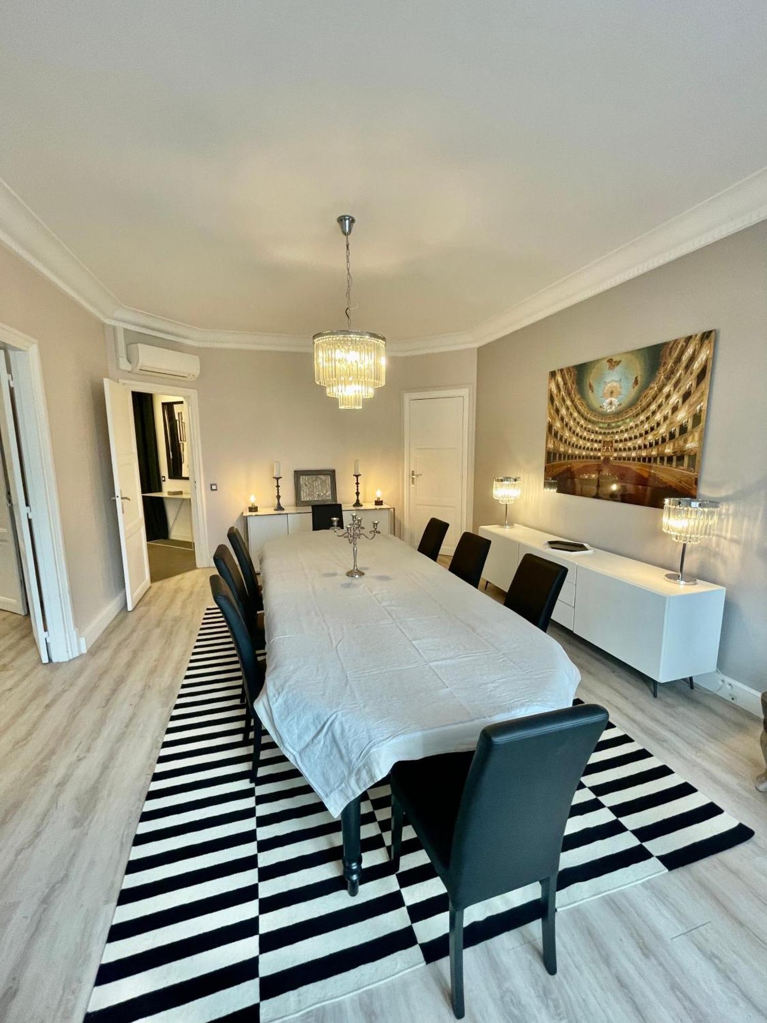 Luxury Times Square District Apartment Paris