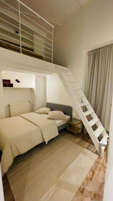 6 Pieces / 5 / Calme / Rdc Paris