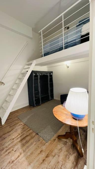 6 Pieces / 5 / Calme / Rdc Paris