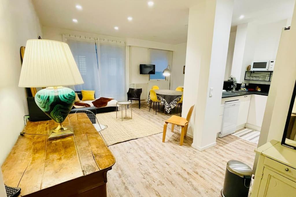 6 Pieces / 5 / Calme / Rdc Apartment *