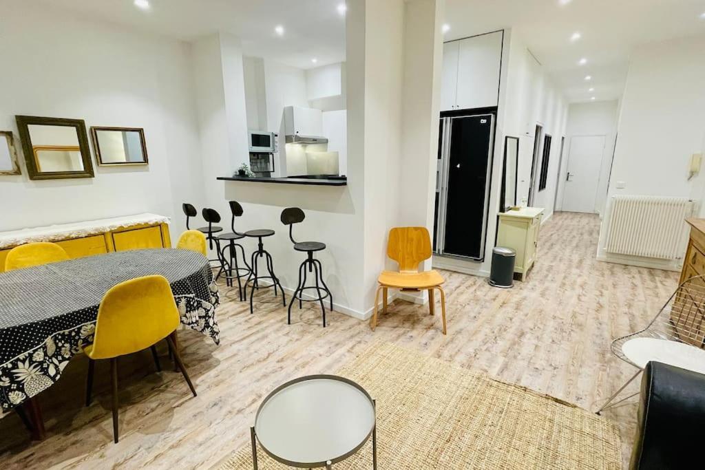 6 Pieces / 5 / Calme / Rdc Paris