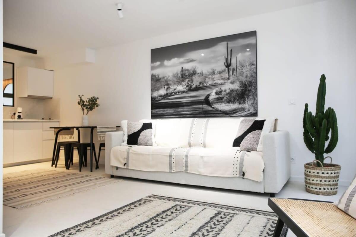 Apartment De Caractere Aux Portes Du Marais - 2p - Flat-guest Paris