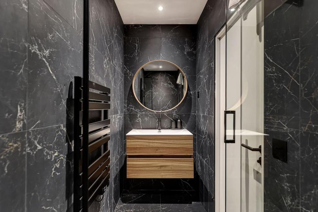 Apartment Sublime Champs Elysees 8guests 3bdr Paris