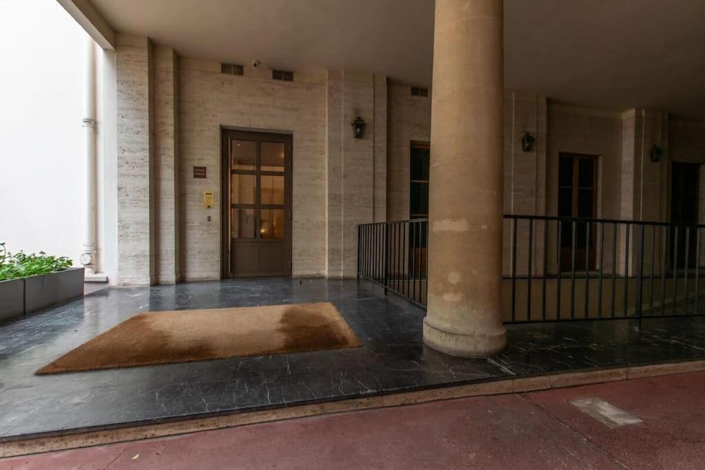 De Luxe Avenue Montaigne Apartamento