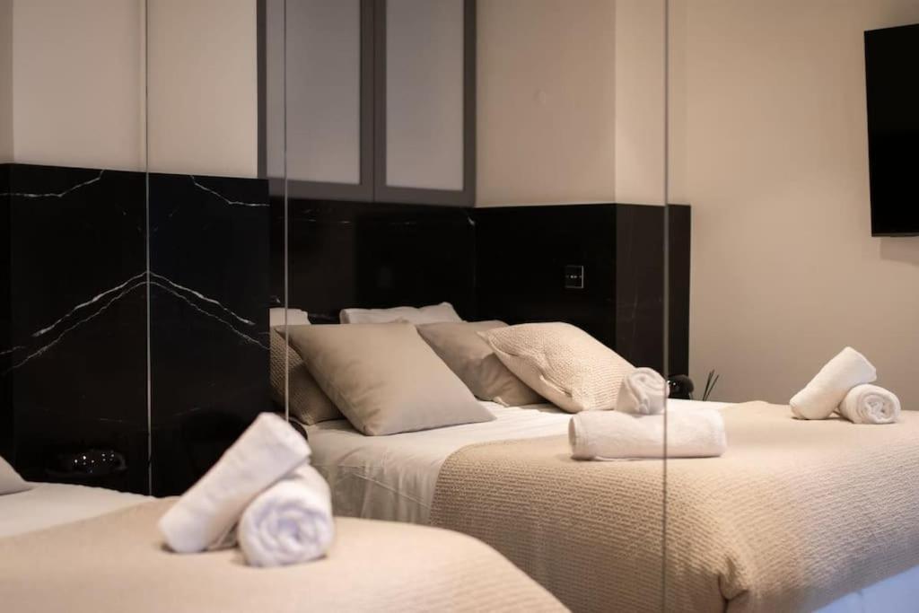 De Luxe Avenue Montaigne Apartamento