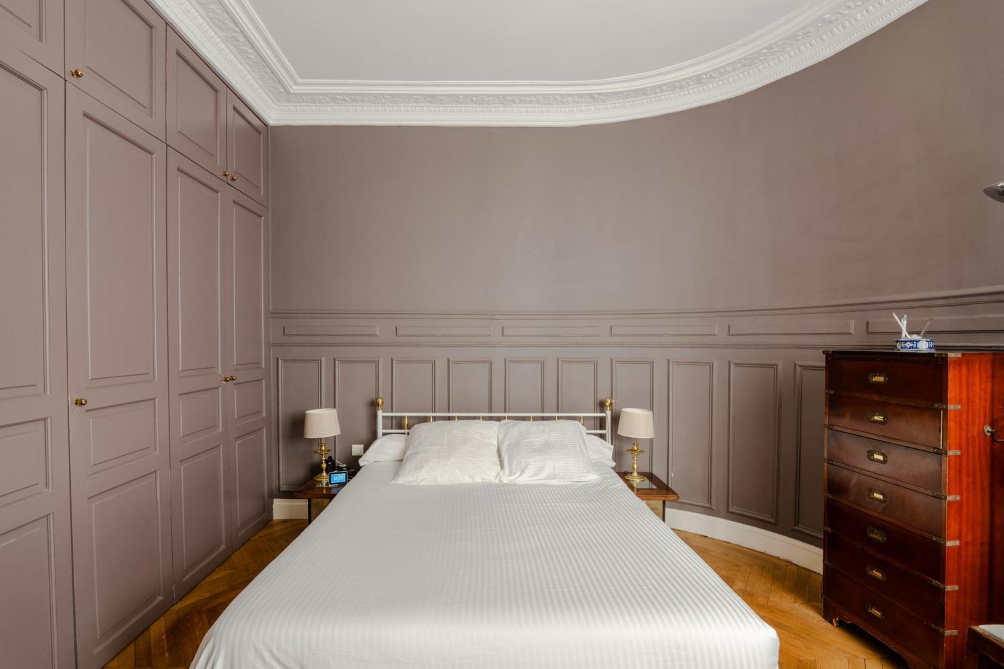 Veeve - Enduring Grace Paris