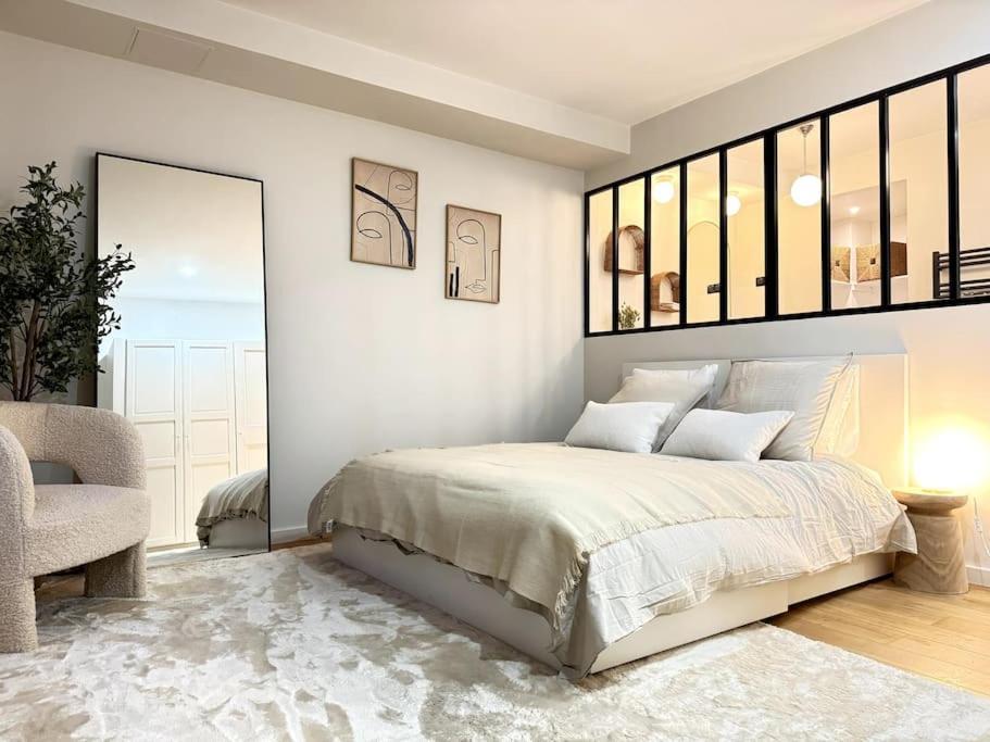 Apartment Acogedor En El Centro De Paris. *