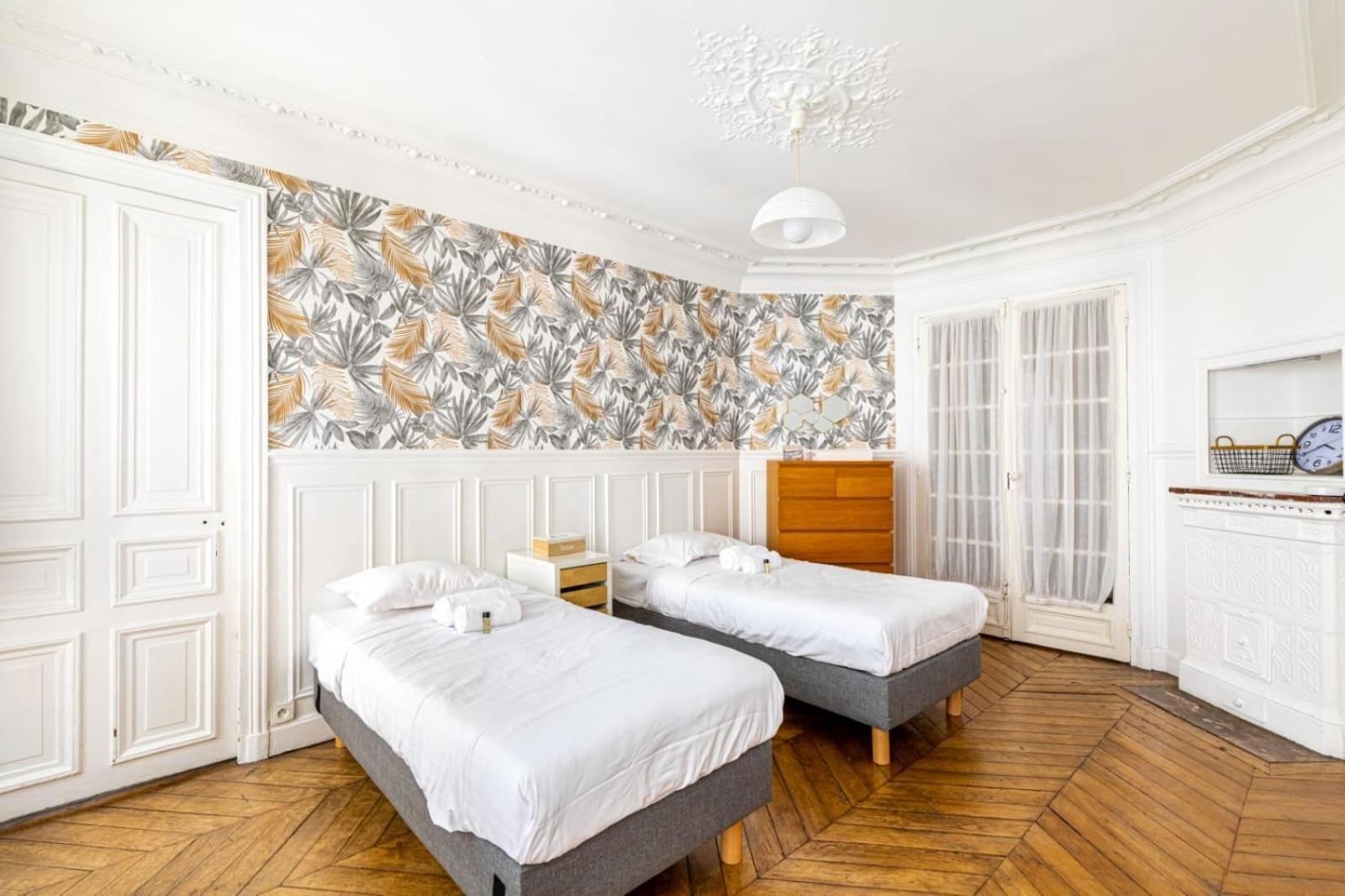 Prestigious Parisian Flat Apartment *