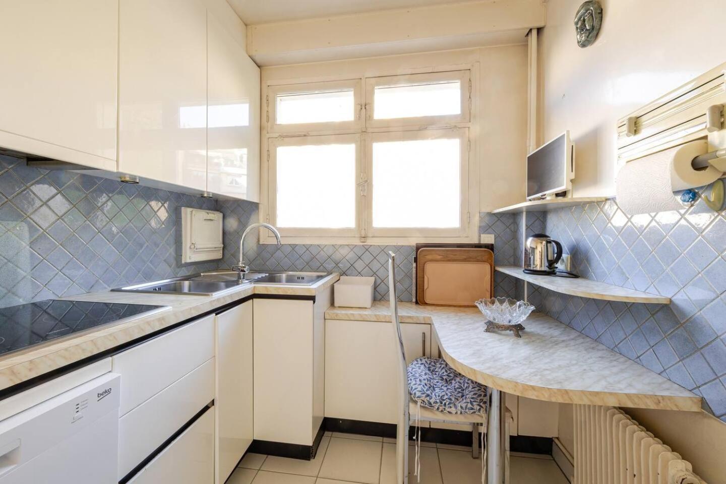 Apartment Entre Tour Eiffel Et Champs Elysees *