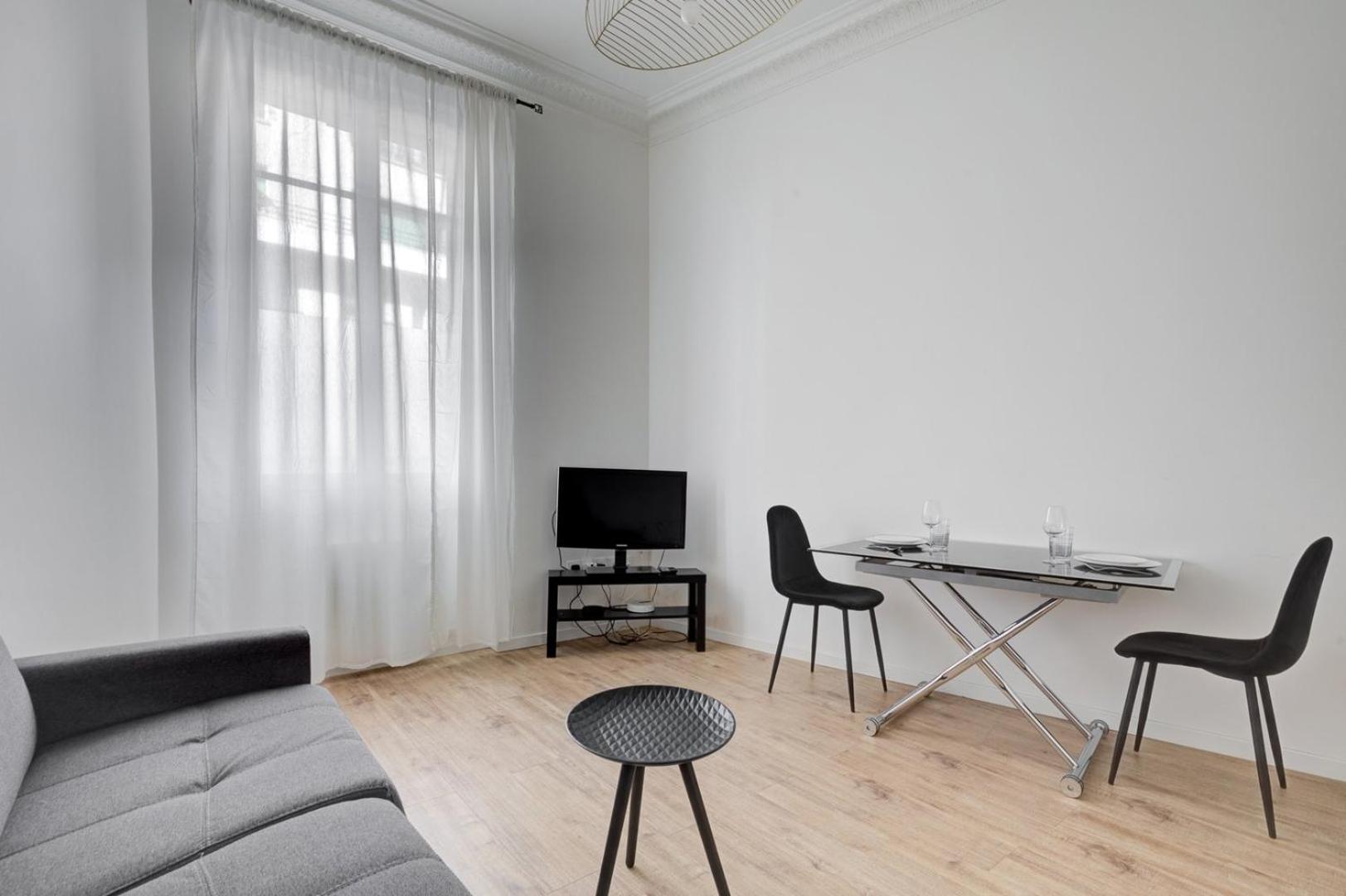 570 Bloom - Superbe A Paris