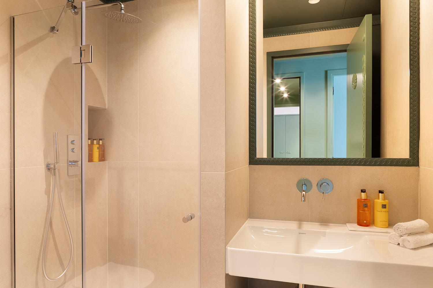 Collection Serviced In Opera - Rue Saint-lazare Apartment Paris