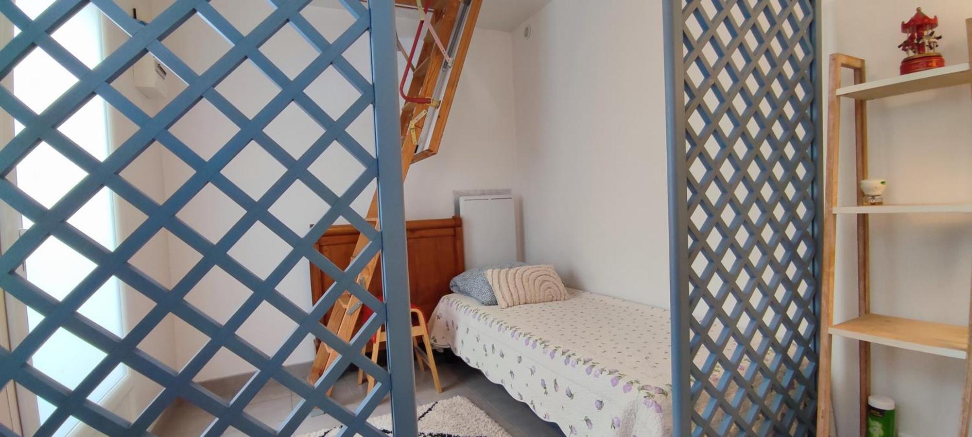 Holiday home Authentic House Entier 1920's Metro Line 7 For Groups Paris