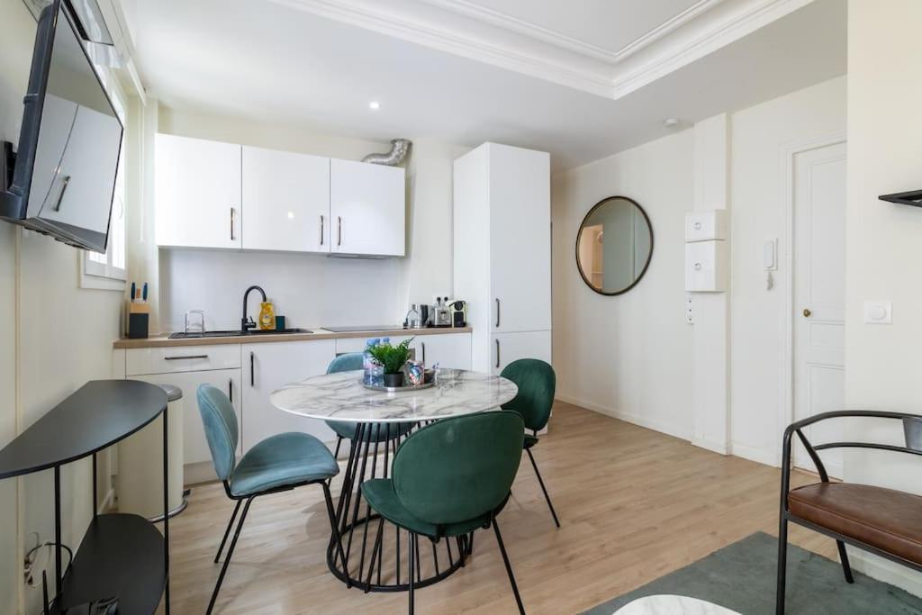 B2#two Bedrooms#champs Elysees#arc De Triomphe#ac Apartment Paris