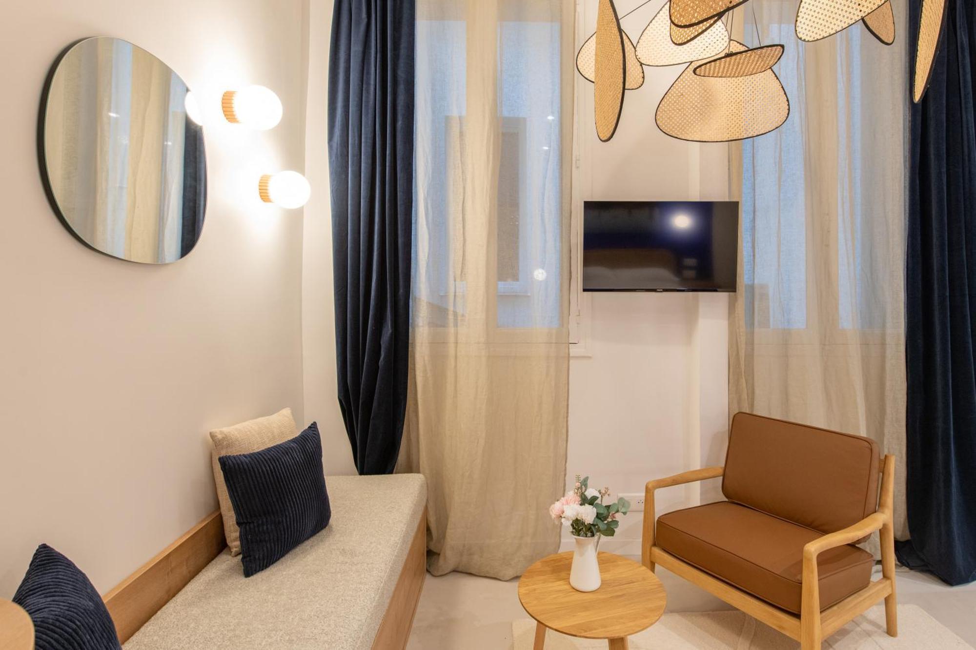 Geranimus : Heart Of Montorgeuil Apartment *