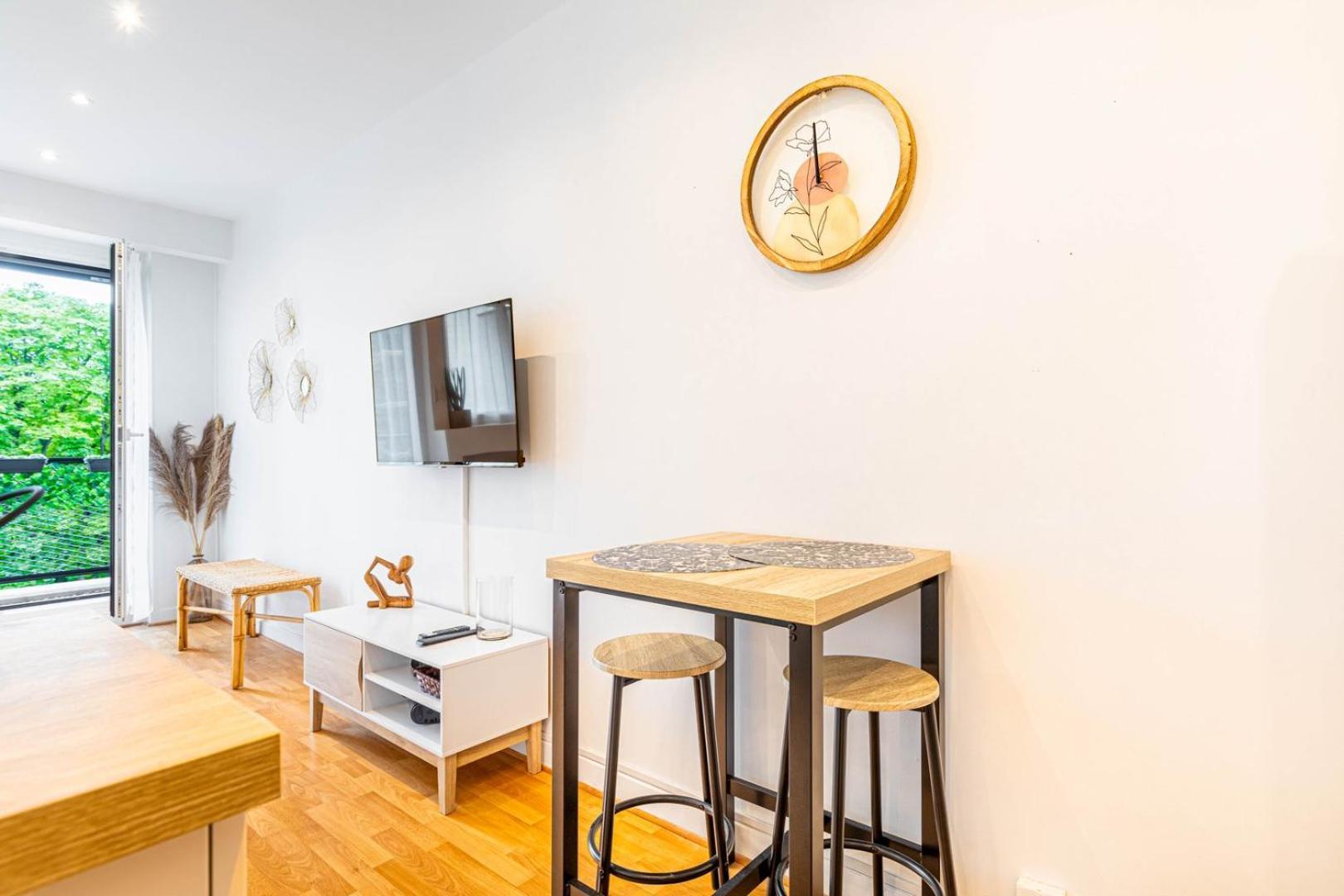 Guestready - Homely Nest With Balcony * Paris