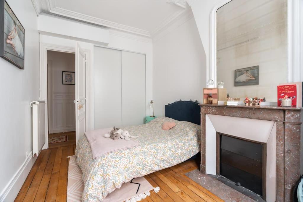 Luxe Ouest Parisien Apartment