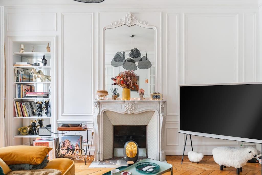 Luxe Ouest Parisien Apartment *