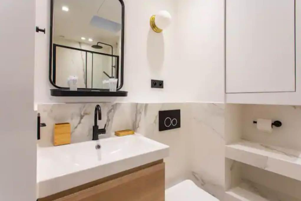 Tronchet 1g Apartment *