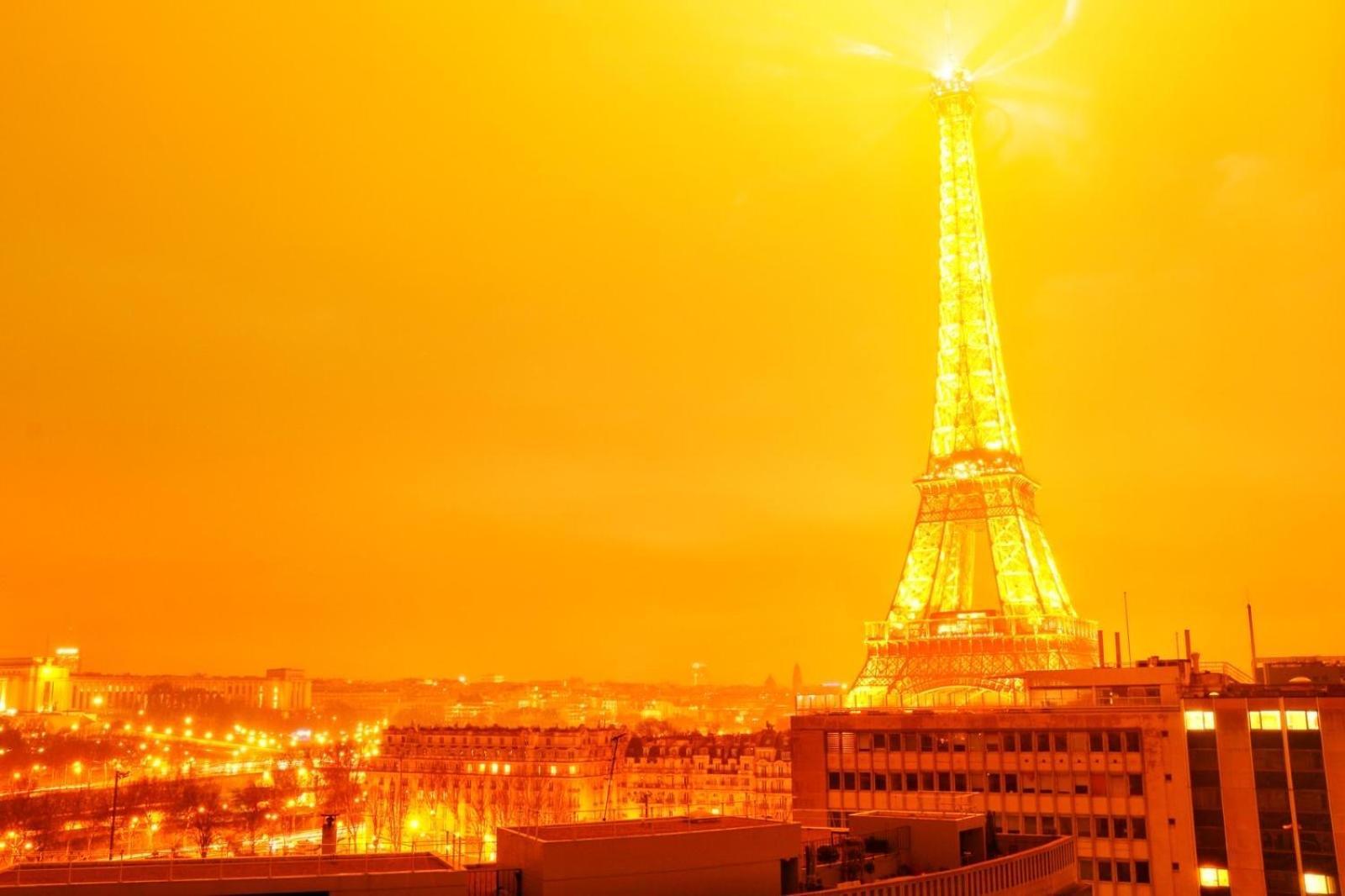 Eiffel Tower Incredible View Apartment