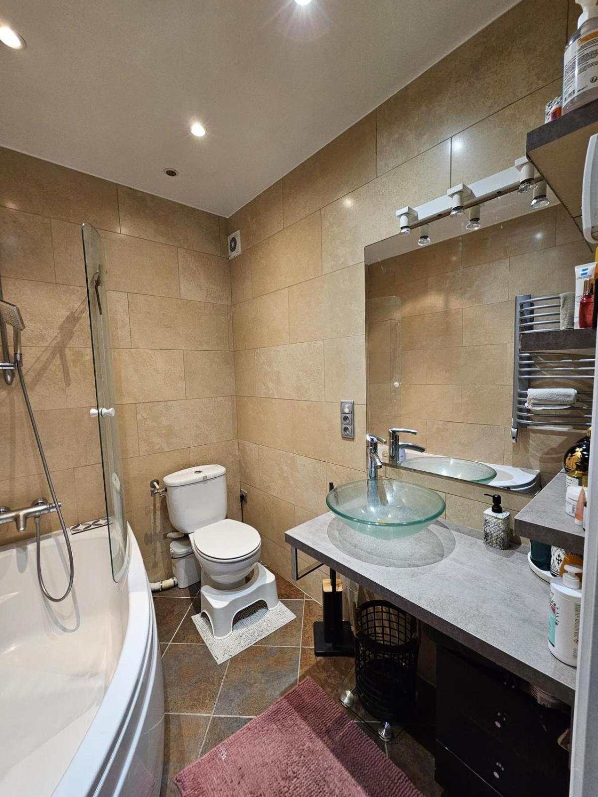 Joli Havre De Paix En Plein Batignolles * Paris