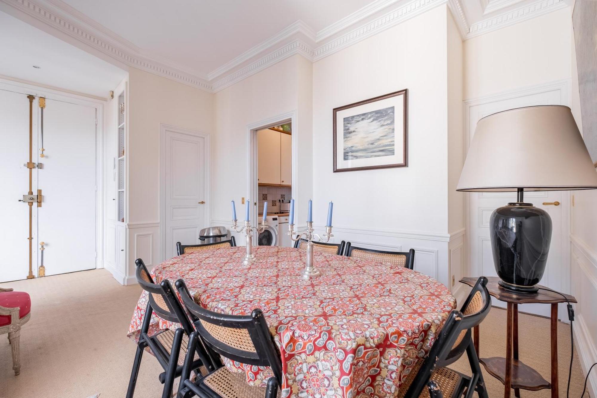 Veeve - Haussmannian Heights Apartment