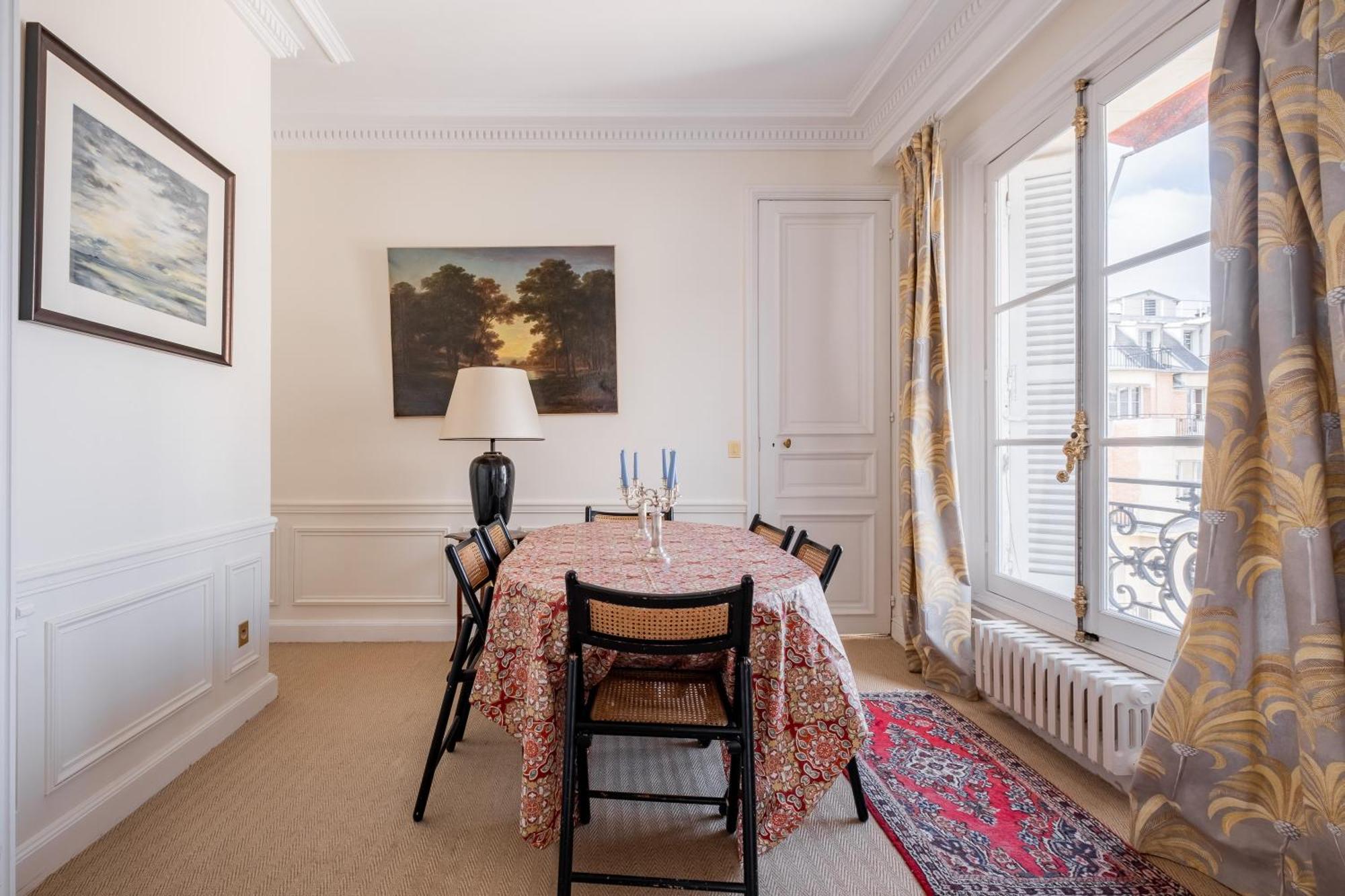 Veeve - Haussmannian Heights Apartment Paris