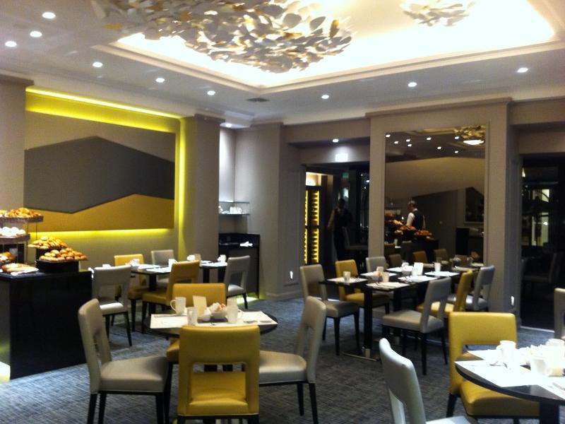 California Champs Elysées Hotel 4*