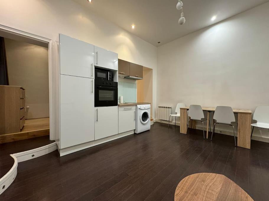 Apartment Awesome 2br 5 Min To Arc De Triomphe *
