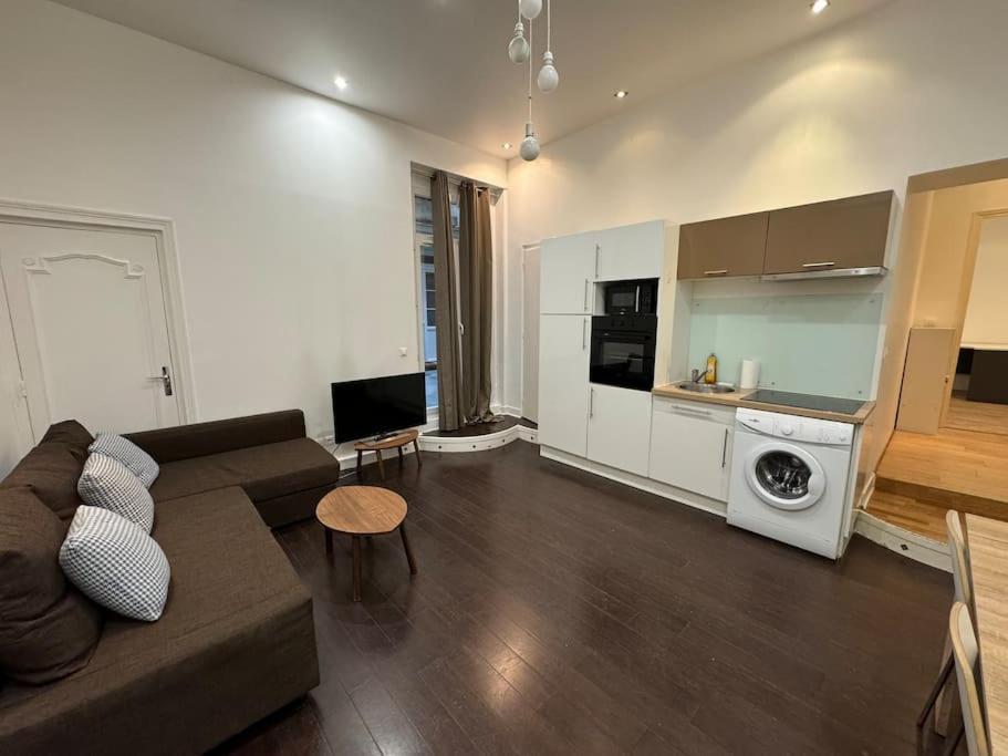 Apartment Awesome 2br 5 Min To Arc De Triomphe