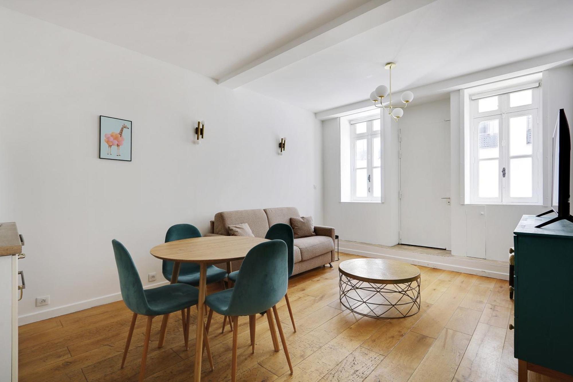 Apartment Pick A Flat's In Saint Germain - Rue Vaneau Paris