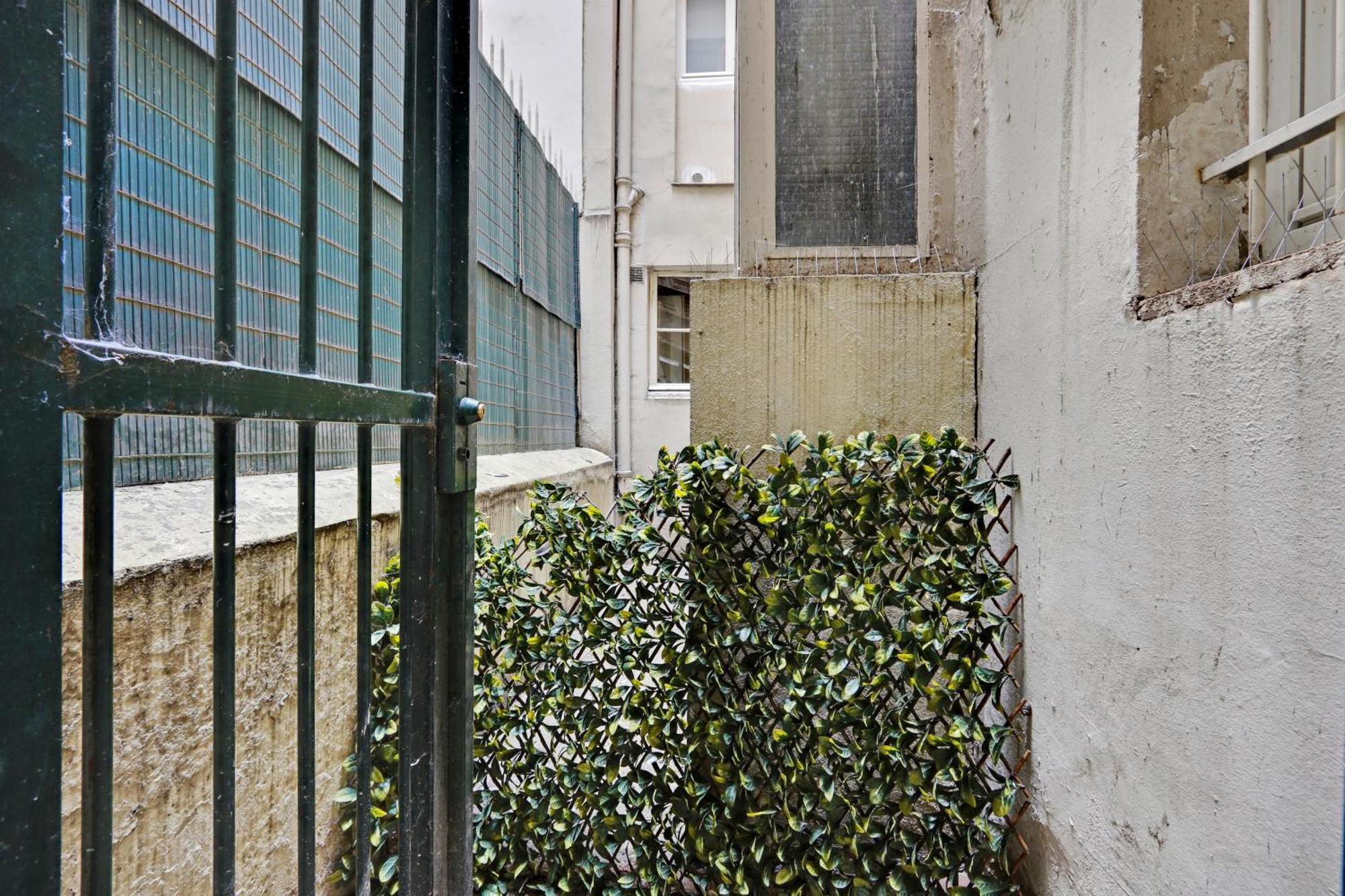Pick A Flat's In Saint Germain - Rue Vaneau * Paris