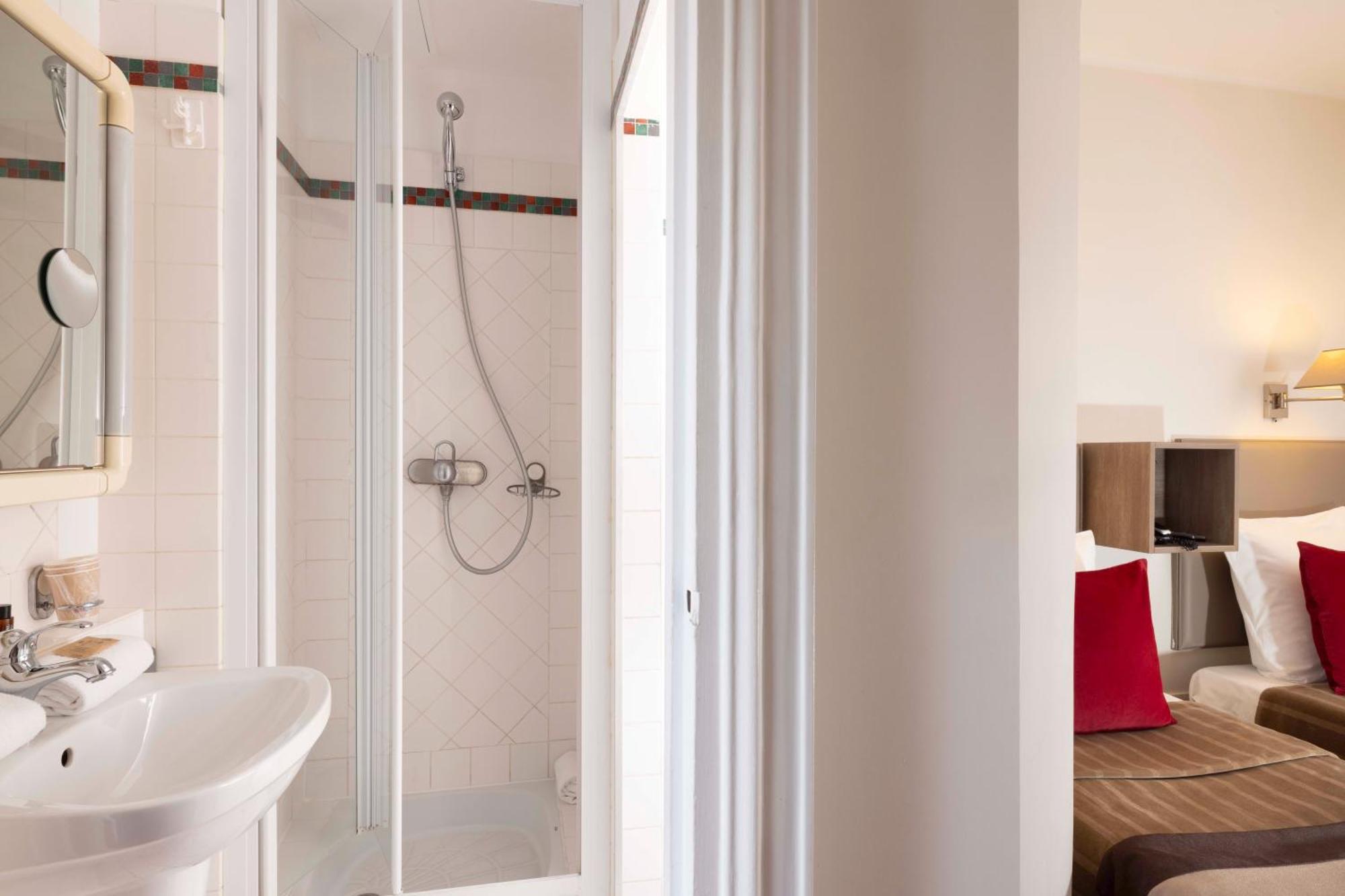 Saint Pierre Hotel Paris