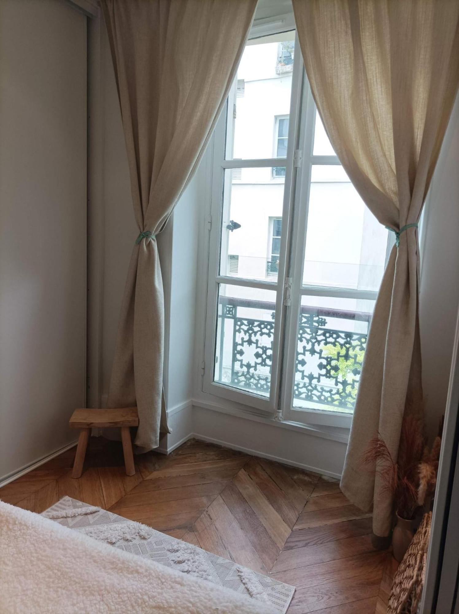 Joli Havre De Paix En Plein Batignolles Paris