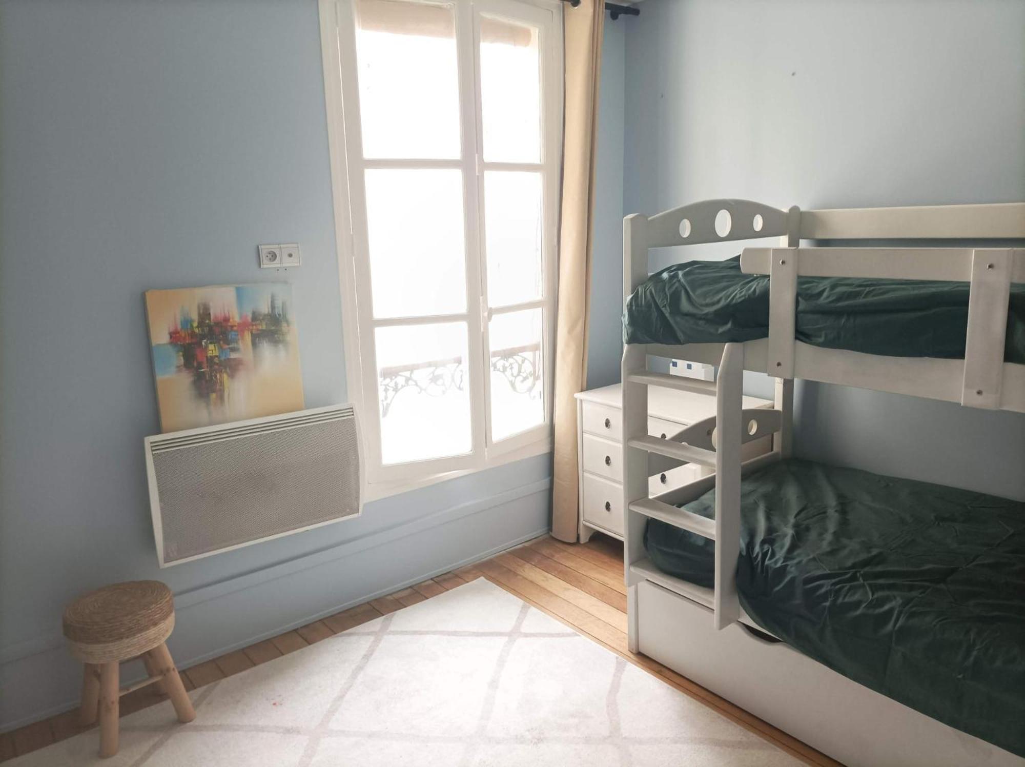 Joli Havre De Paix En Plein Batignolles * Paris