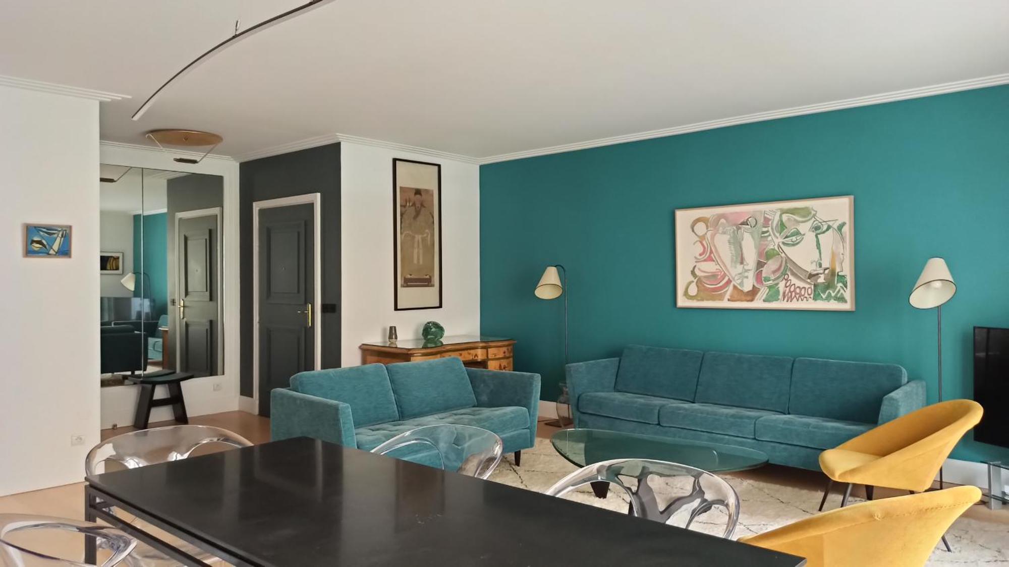 Rue De L'universite - 7 * Paris