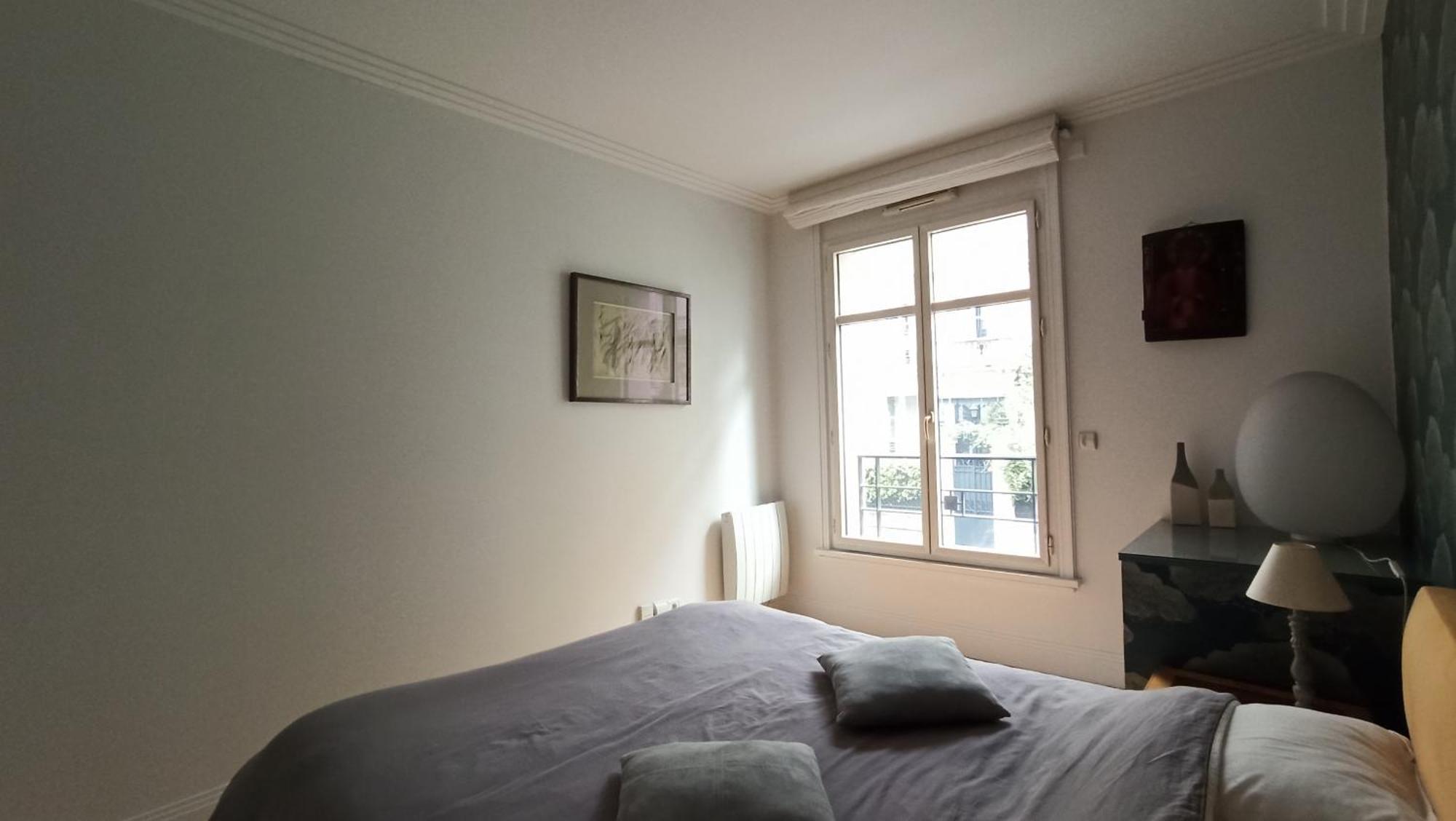 Rue De L'universite - 7 * Paris