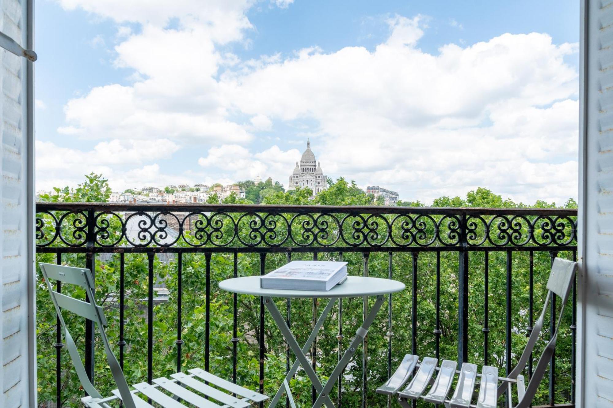Montmartre - Avec Vue Sur Le Sacre-coeur