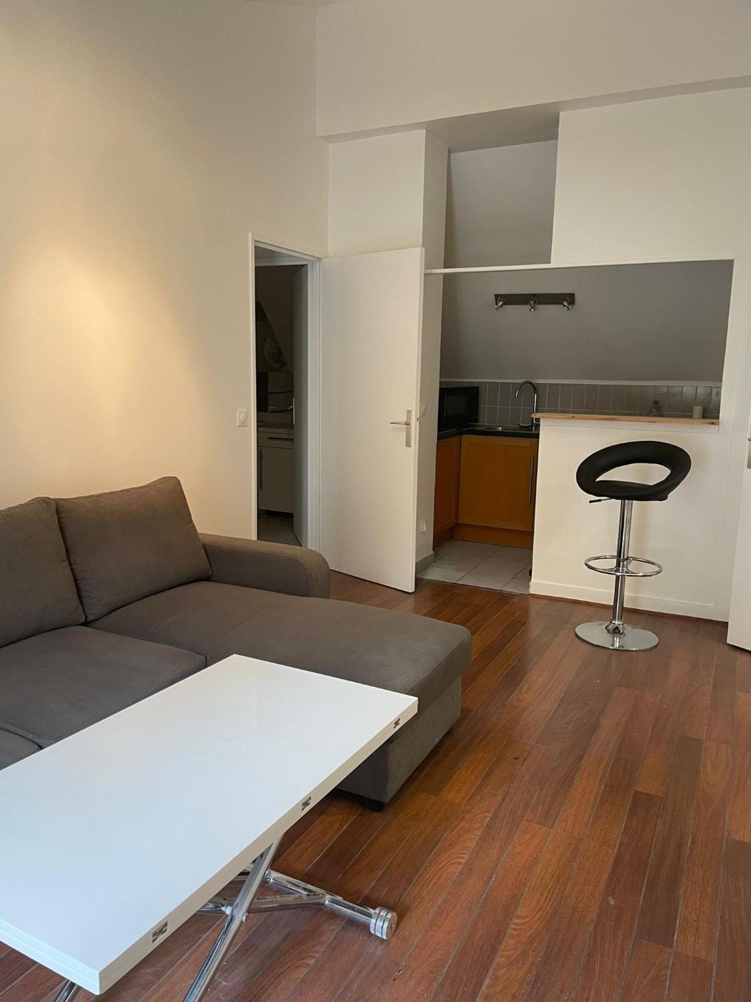 Tm Bastille Apartment
