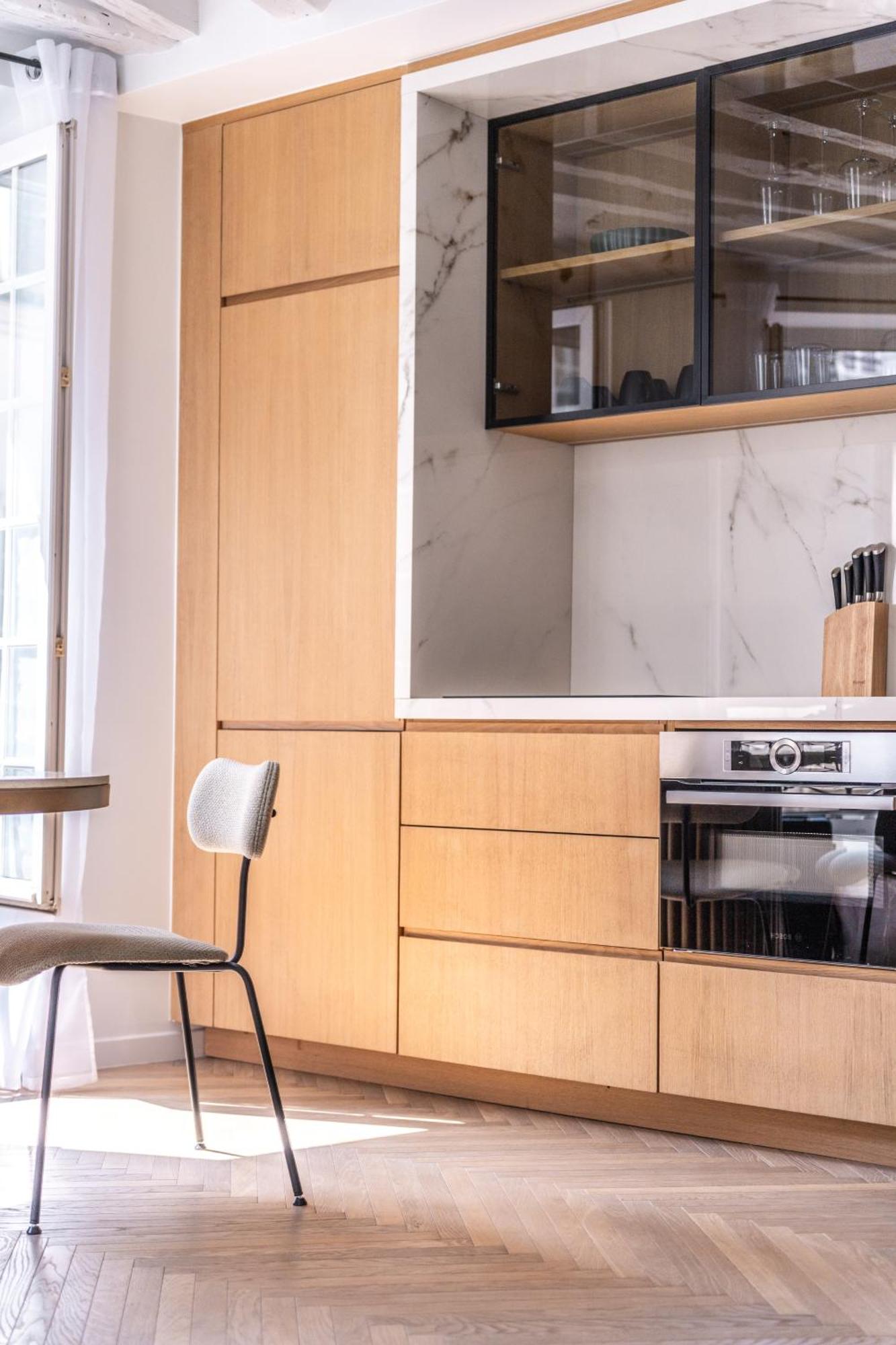 Le Chic Marais Parisien Apartment