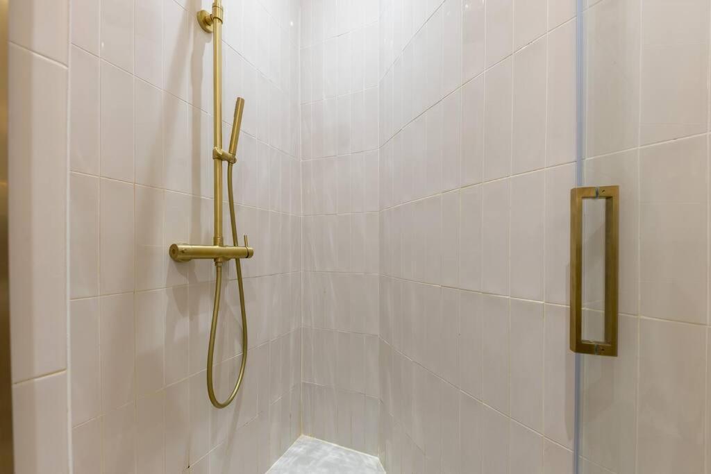 Elegant 4-star In - *