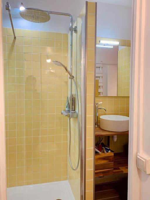 Appartement Delight In Montmartre - A True Parisian