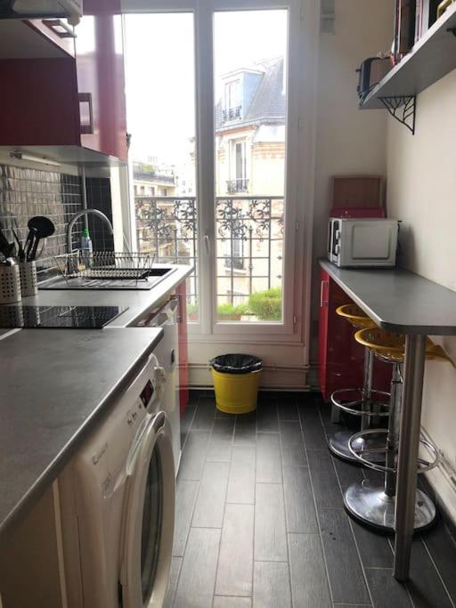 2 Pieces Lumineux Avec Balcon Filant Appartement *
