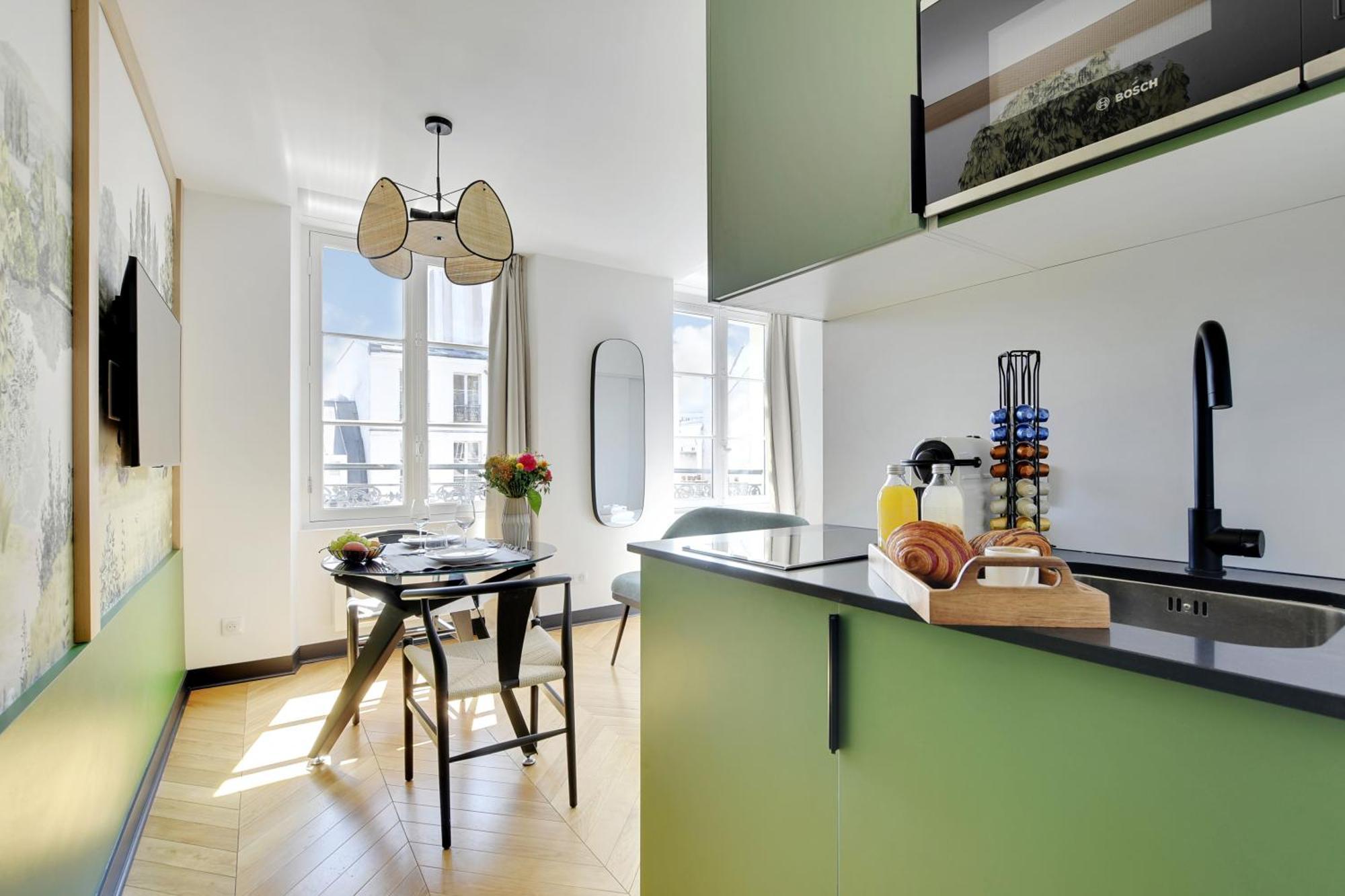 Sereners - Charming Serviced - Bastille Appartement *