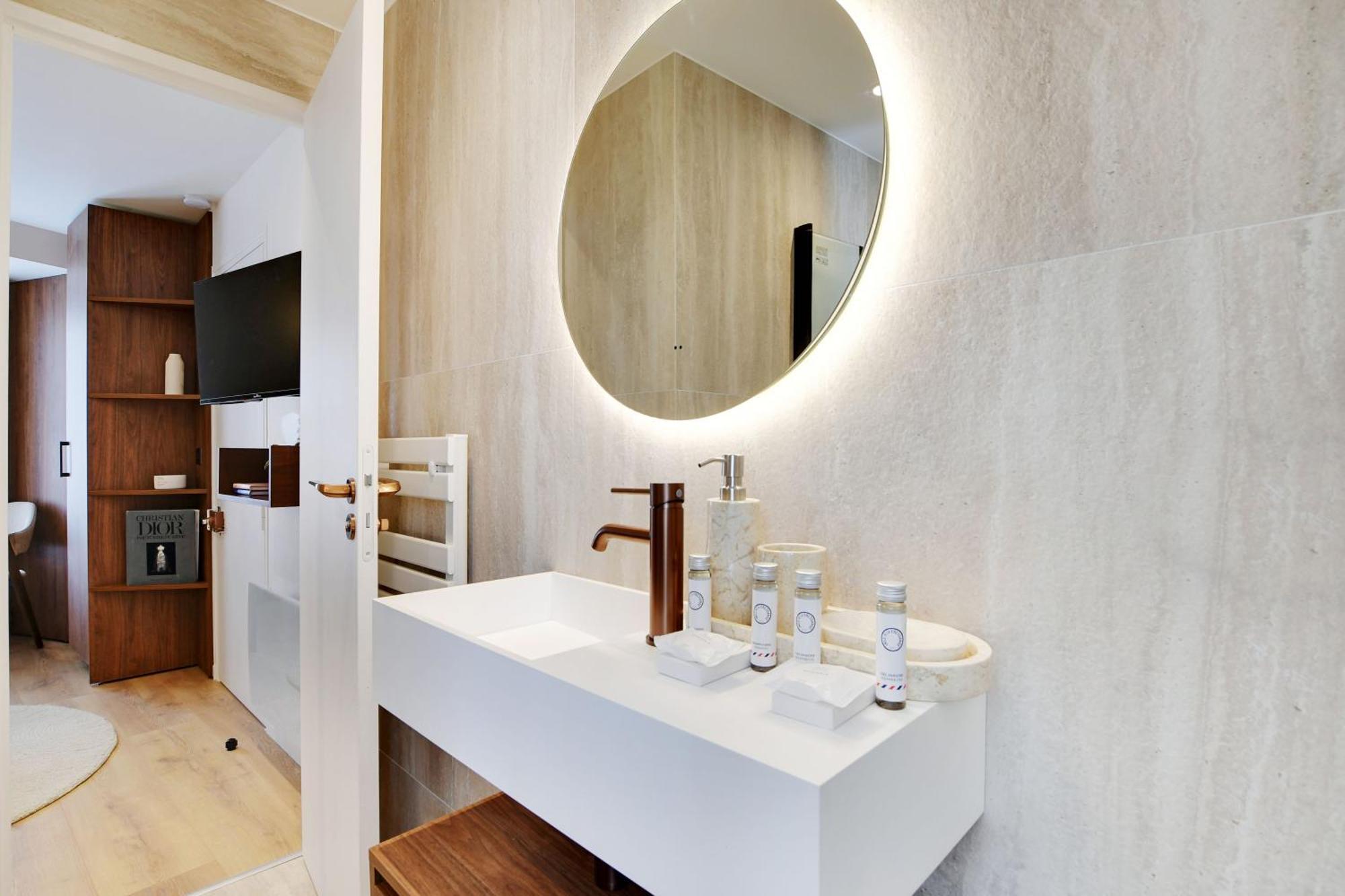 Modern Studio - 2p - Ac - Madeleine-saint-lazare *
