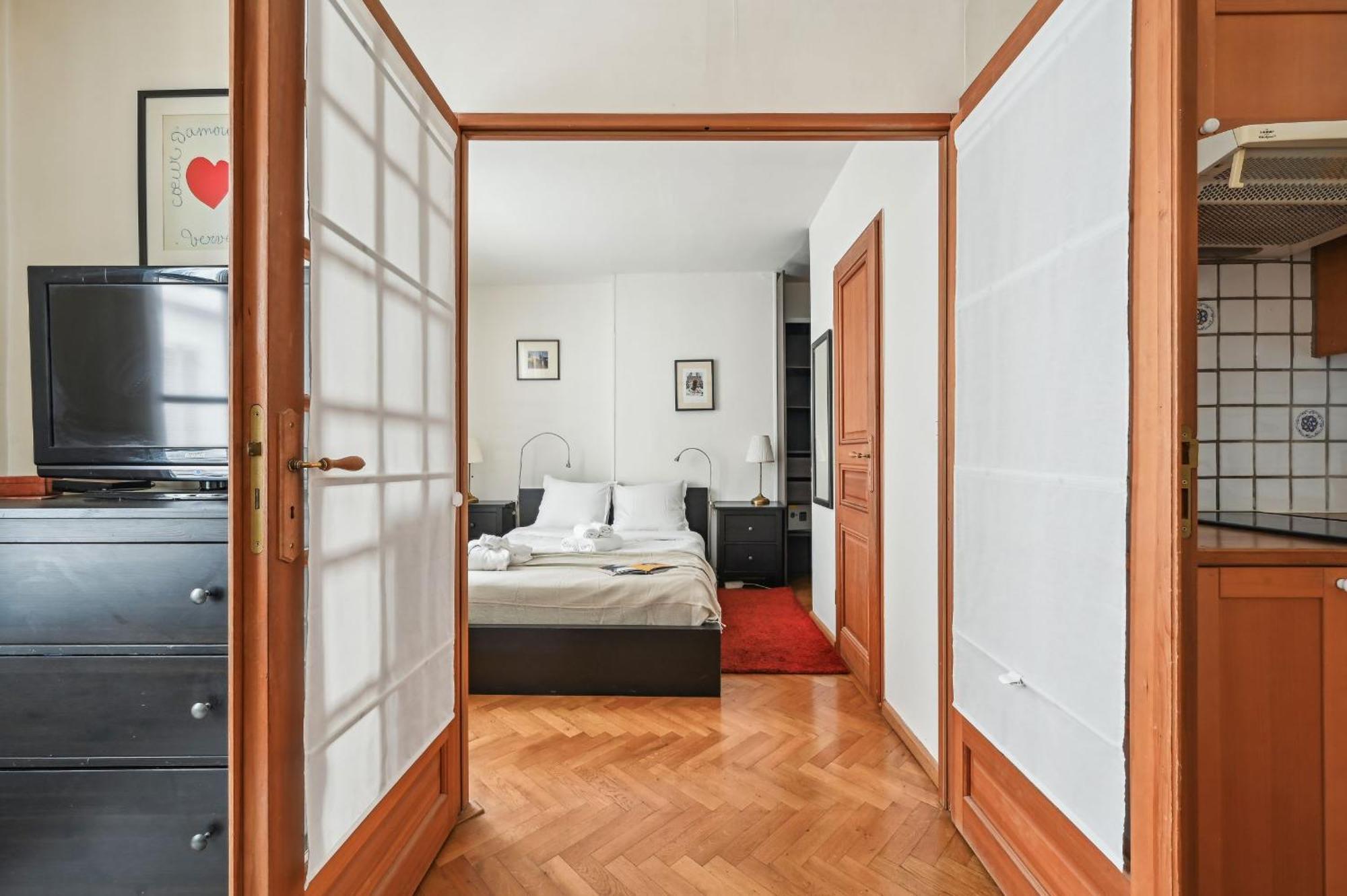 Eiffel Tower & Des Invalides - 1br - Cityapartmentstay * Paris